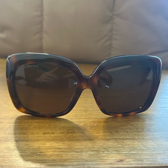 Balenciaga Sunglasses - Picture 4 of 7